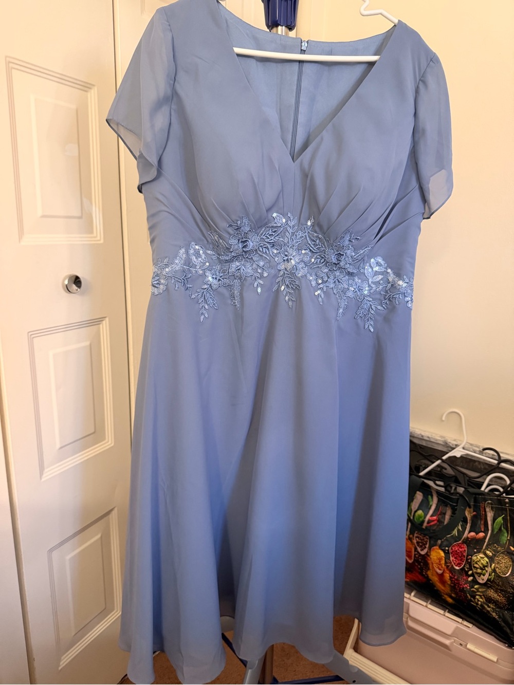 Elegant Dusty Blue V-Neck Floral Appliqué Dress